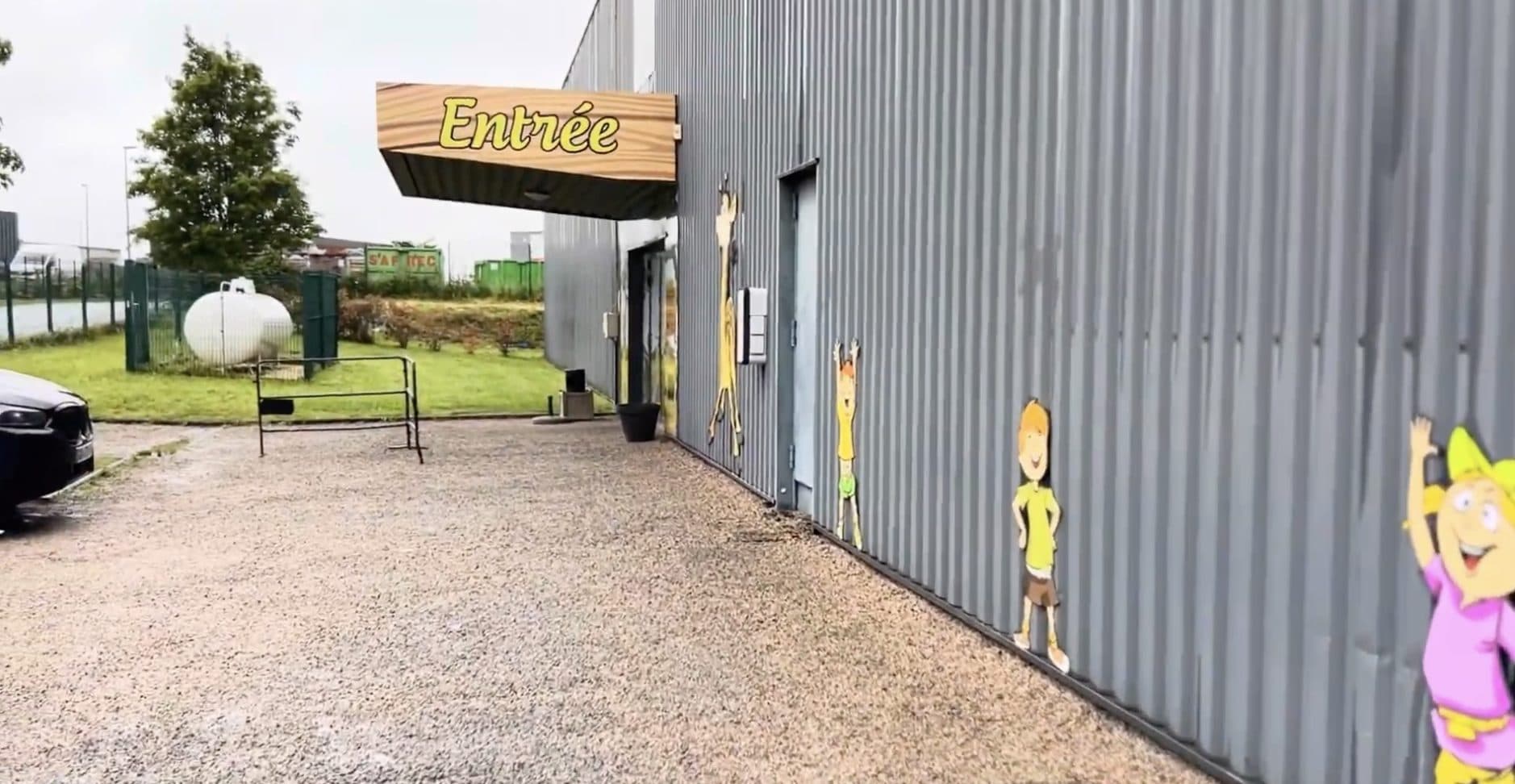 Entrée du parc Girafou à Bénouville
