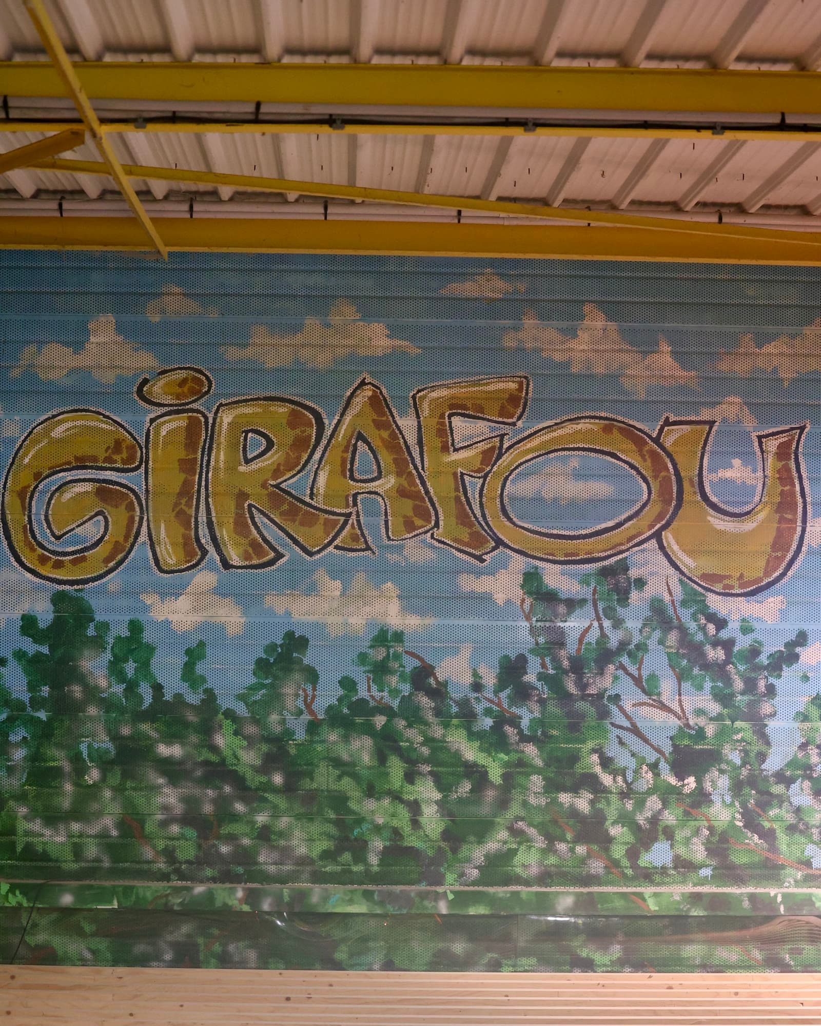 La fresque peinte du parc Girafou